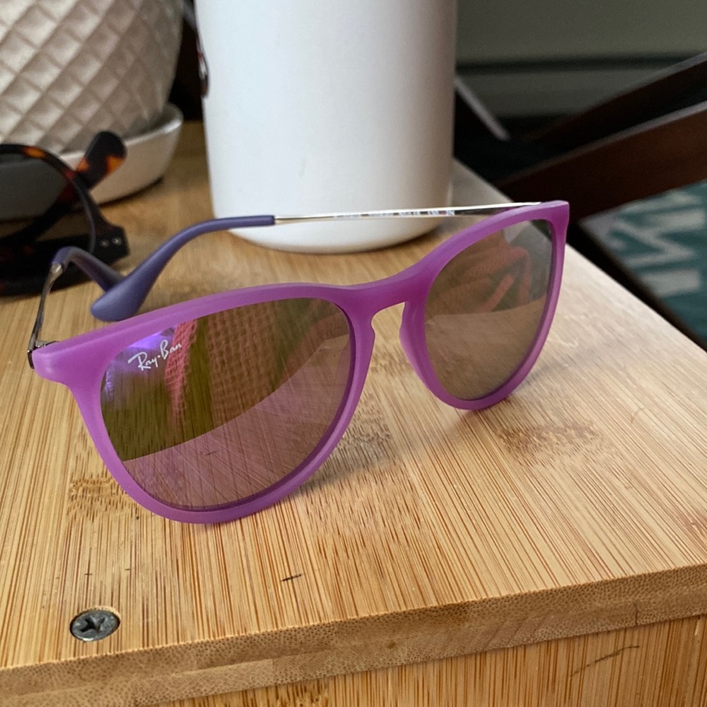 Ray-ban sunglass in purple! 💜